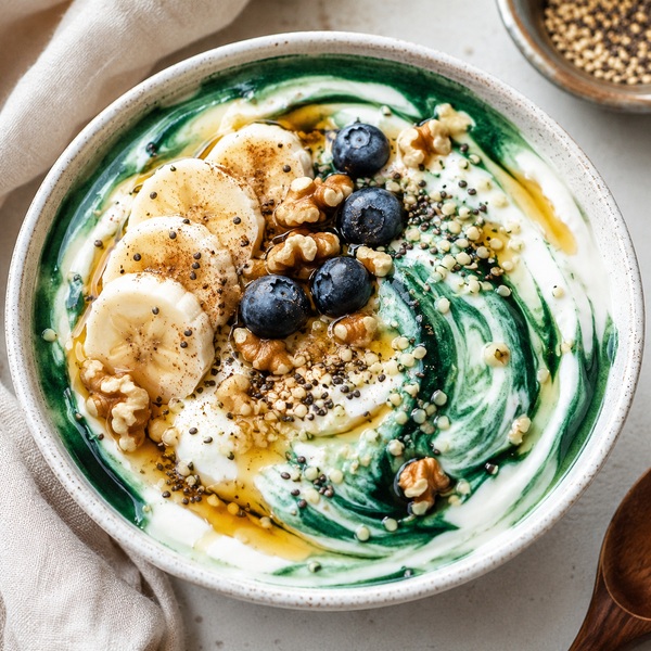 Spirulina Honey Yogurt bowl